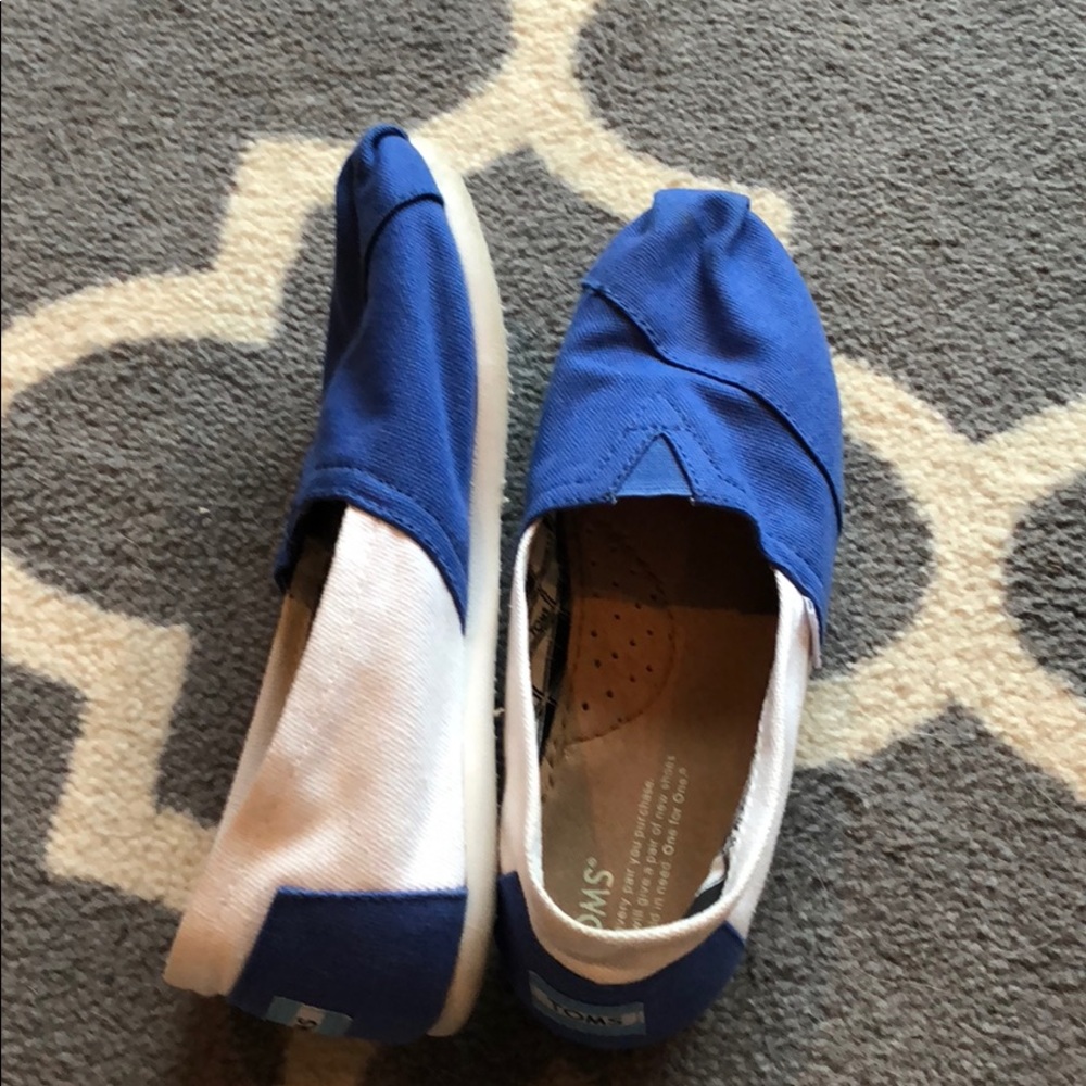 TOMS💙 - Picture 4 of 7